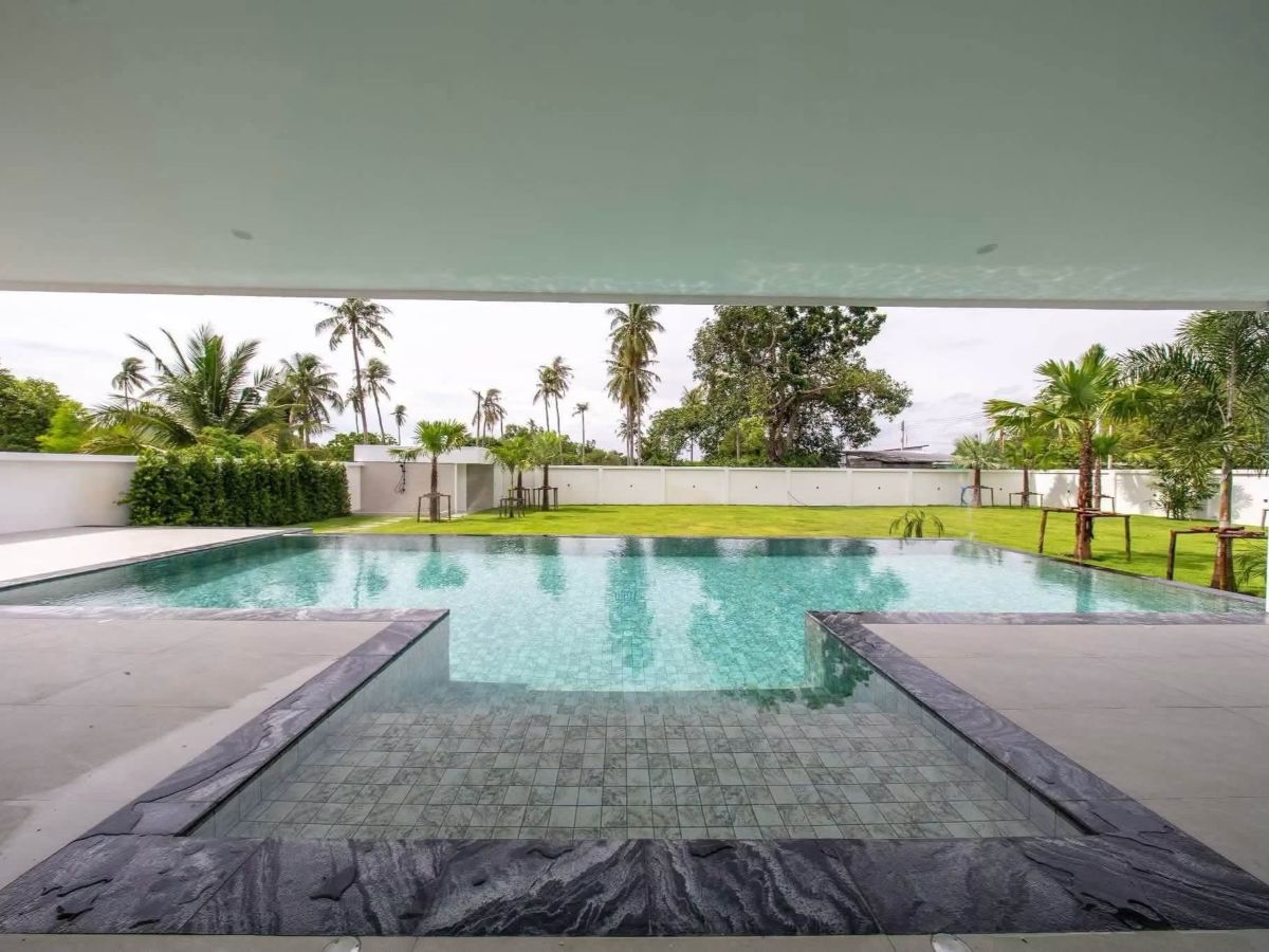 HS1502 – 5Bedroom Luxury Pool Villa House for Sale in Huay Yai