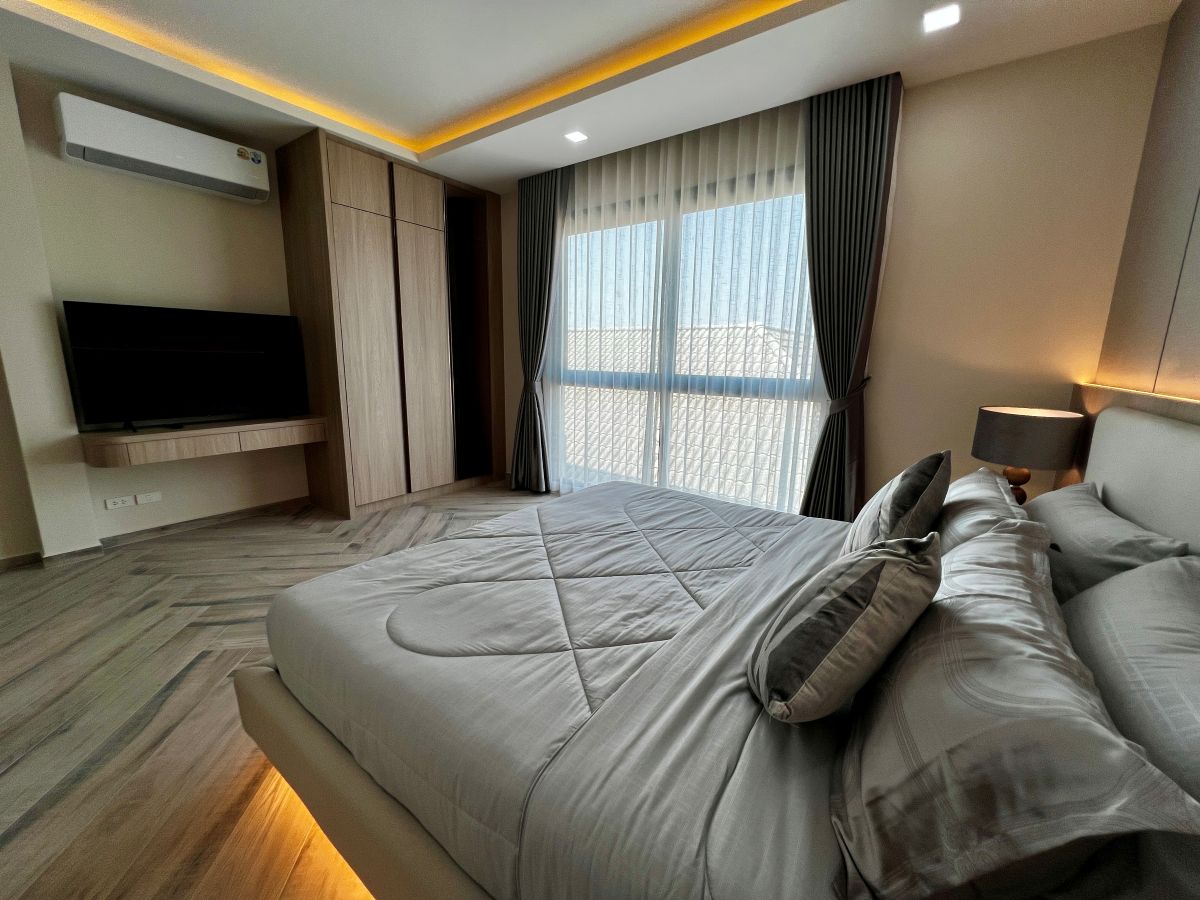 HS1504 – 5Bedroom Pool Villa House for Sale in Impress Villa in Soi Saim Country Club
