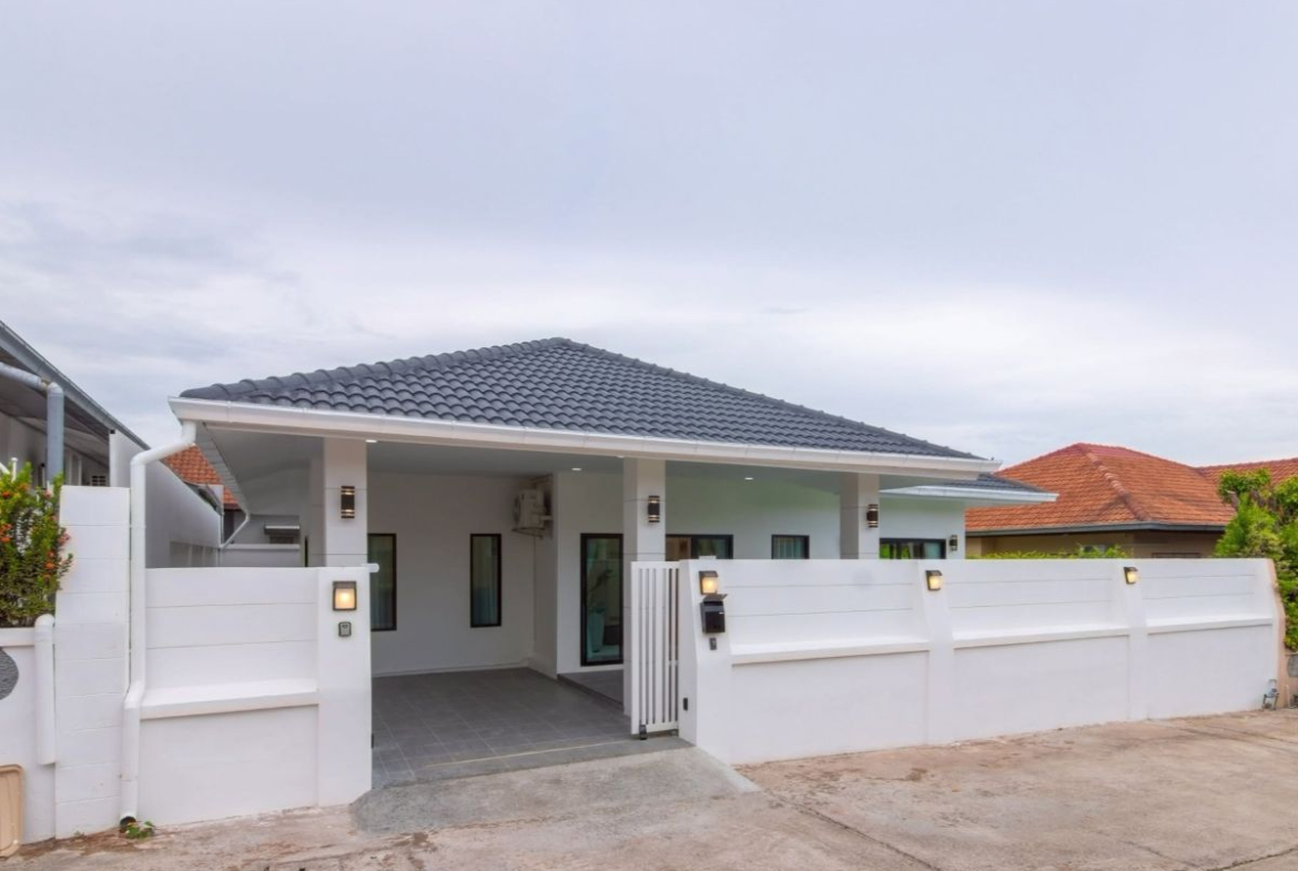 HS1494 – 3Bedroom Pool Villa House for Sale in Village Ek Mongkol 4/1 in Khao Talo
