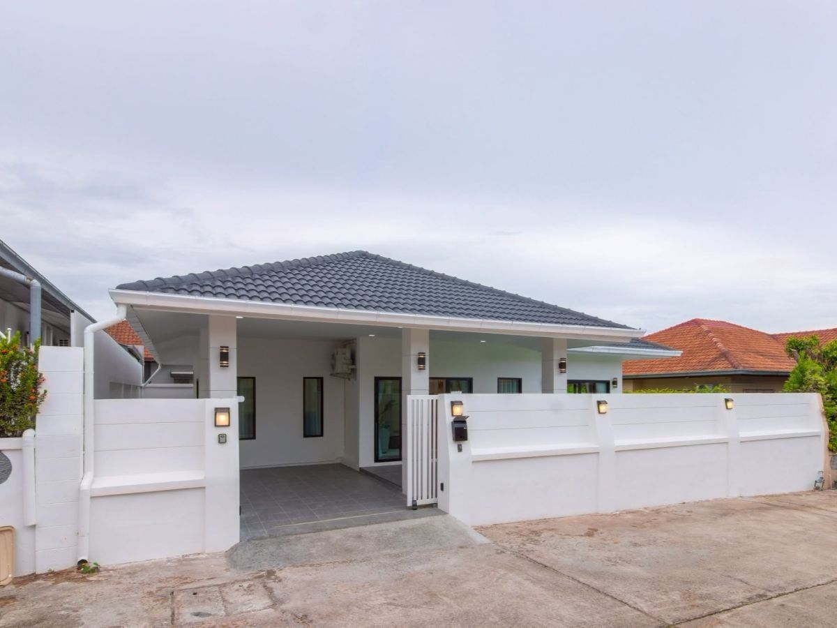 HS1494 – 3Bedroom Pool Villa House for Sale in Village Ek Mongkol 4/1 in Khao Talo