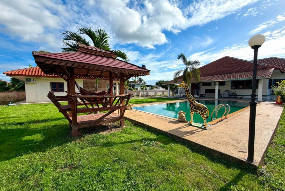 HS1506 – 4Bedroom Pool Villa House for Sale in Huay Yai
