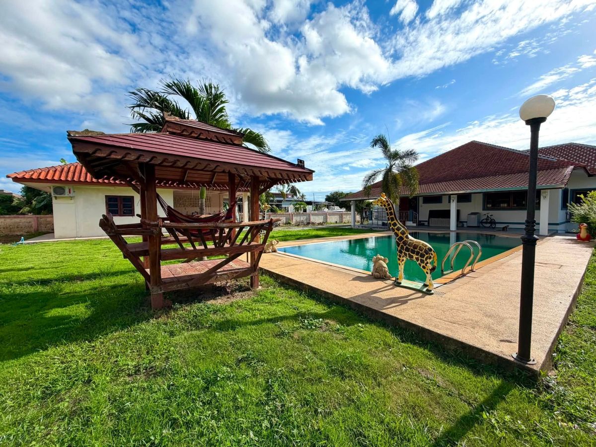 HS1506 – 4Bedroom Pool Villa House for Sale in Huay Yai