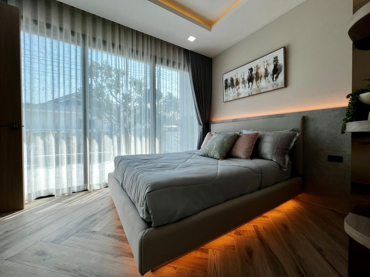 HS1504 – 5Bedroom Pool Villa House for Sale in Impress Villa in Soi Saim Country Club