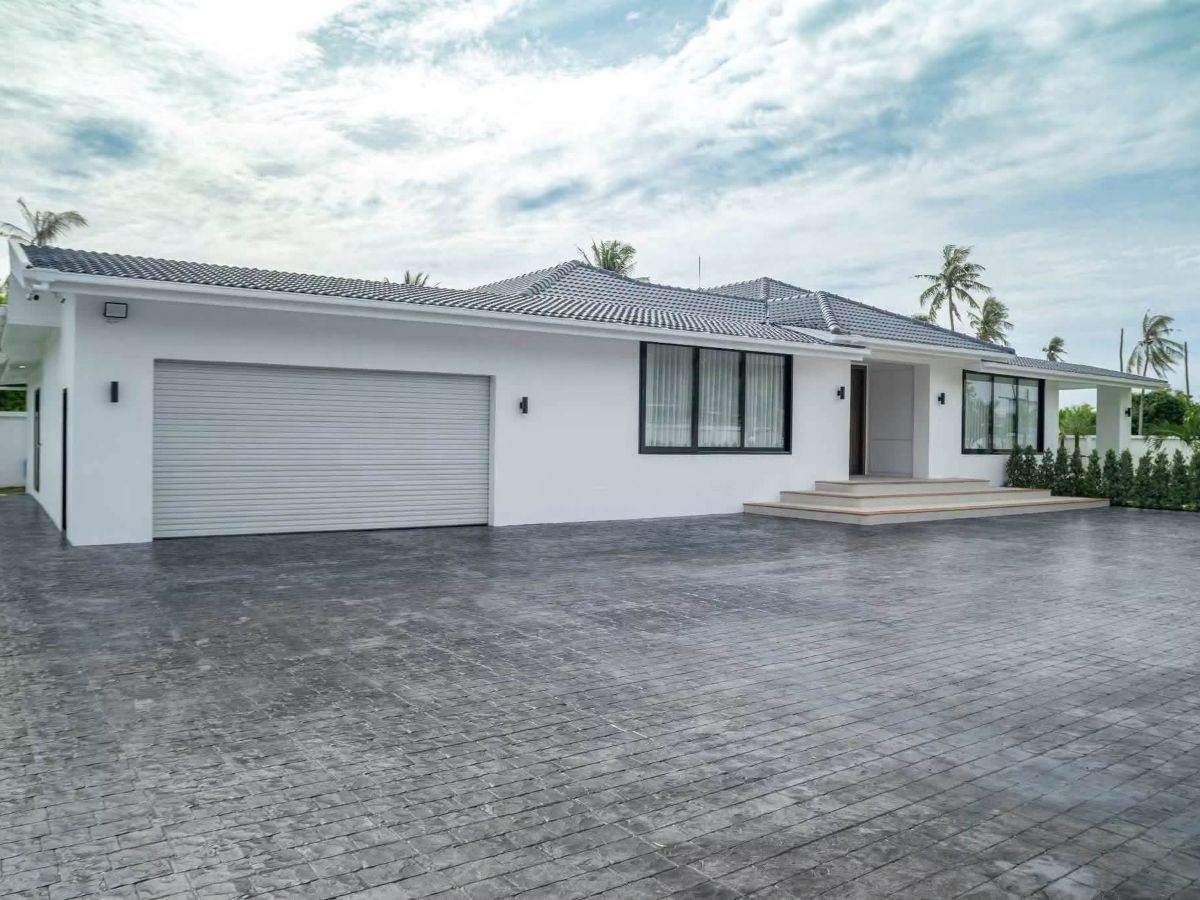 HS1502 – 5Bedroom Luxury Pool Villa House for Sale in Huay Yai