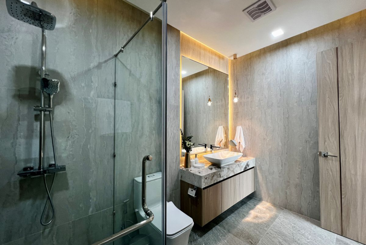 HS1504 – 5Bedroom Pool Villa House for Sale in Impress Villa in Soi Saim Country Club