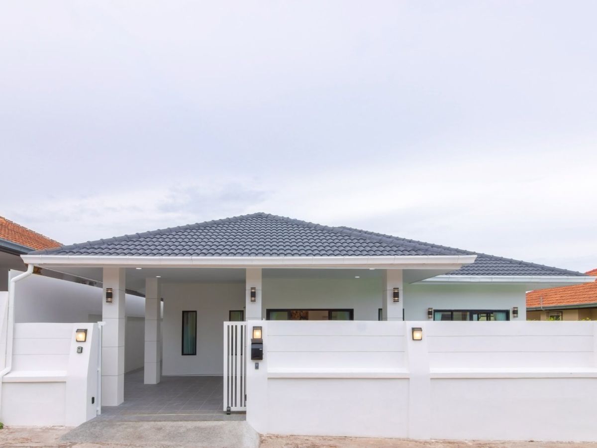 HS1494 – 3Bedroom Pool Villa House for Sale in Village Ek Mongkol 4/1 in Khao Talo