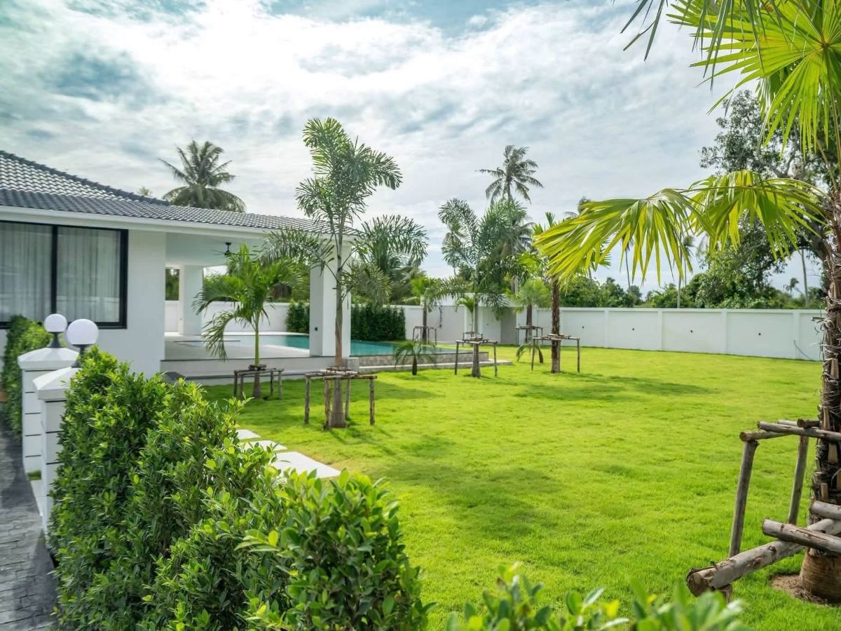 HS1502 – 5Bedroom Luxury Pool Villa House for Sale in Huay Yai