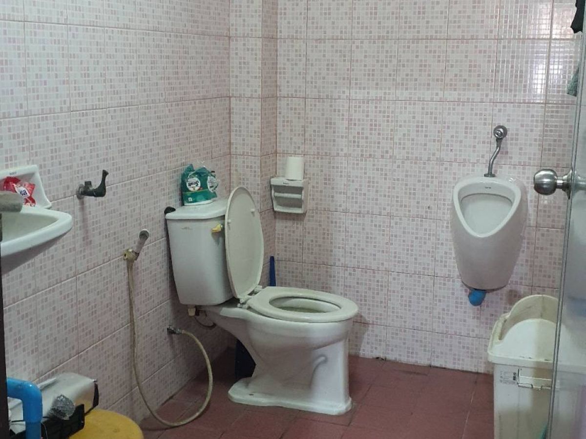 BS0021 -Commercial Building for Sale in Thepprasit Rd.