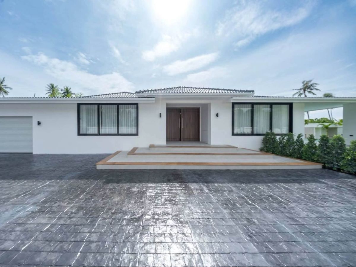 HS1502 – 5Bedroom Luxury Pool Villa House for Sale in Huay Yai