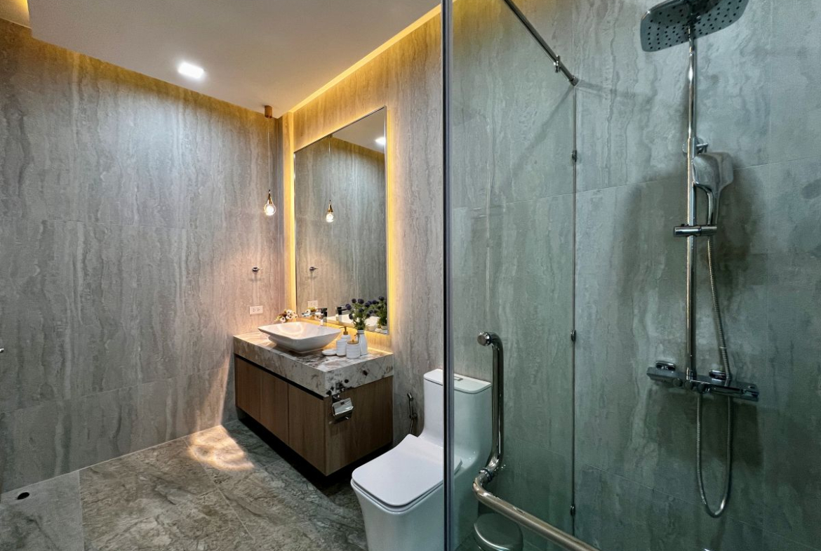 HS1504 – 5Bedroom Pool Villa House for Sale in Impress Villa in Soi Saim Country Club