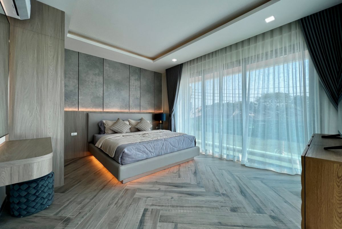 HS1504 – 5Bedroom Pool Villa House for Sale in Impress Villa in Soi Saim Country Club