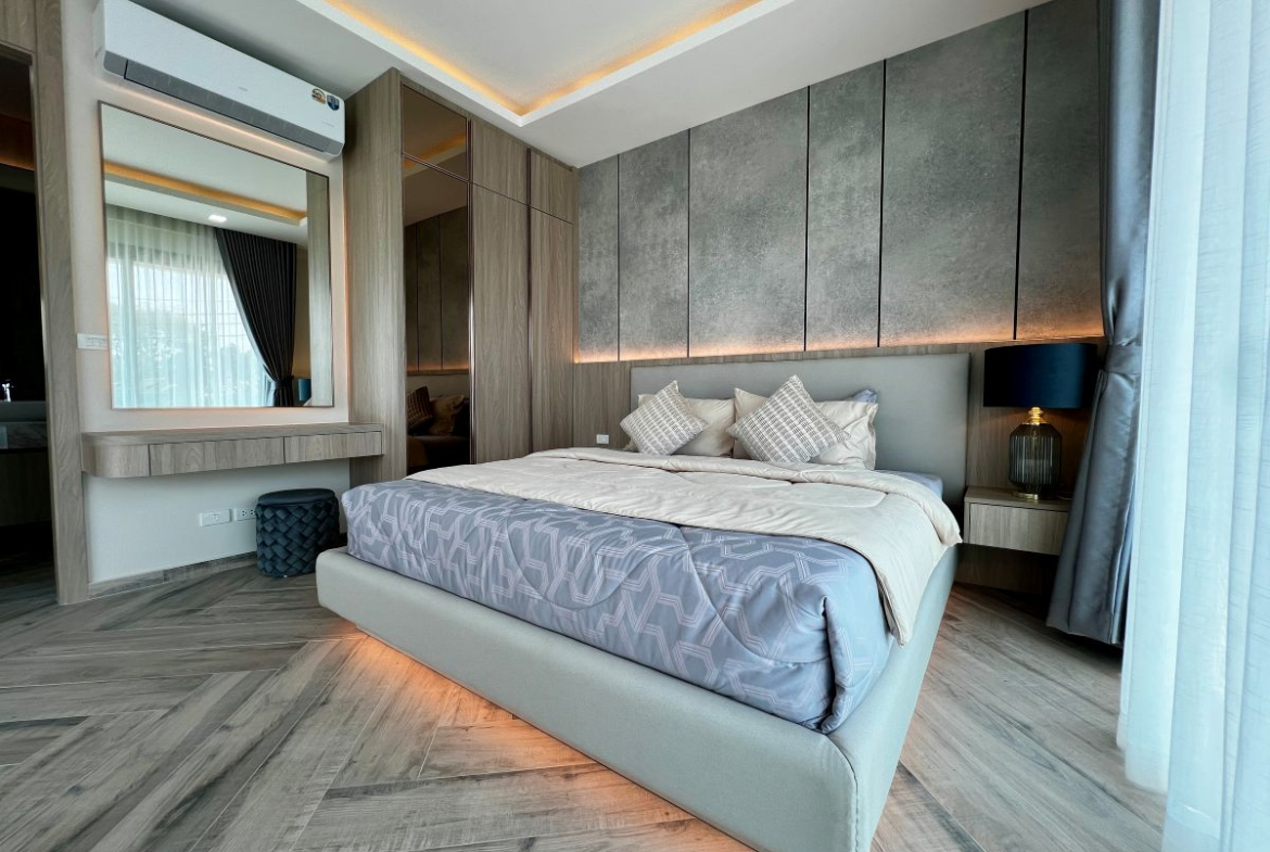HS1504 – 5Bedroom Pool Villa House for Sale in Impress Villa in Soi Saim Country Club