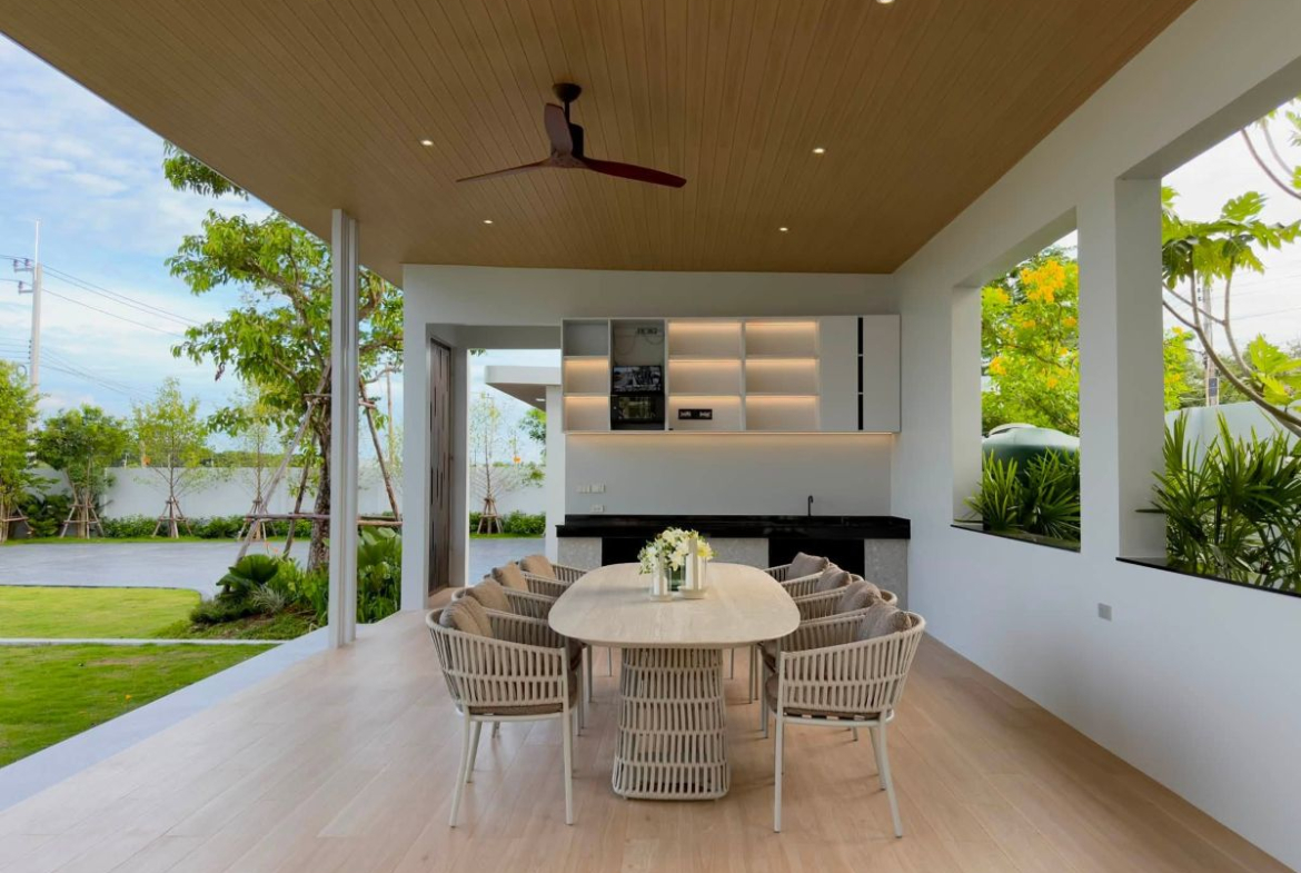 HS1505 – 5Bedroom Luxury Pool Villa House for Sale in Ultra Luxury House in Mabprachan