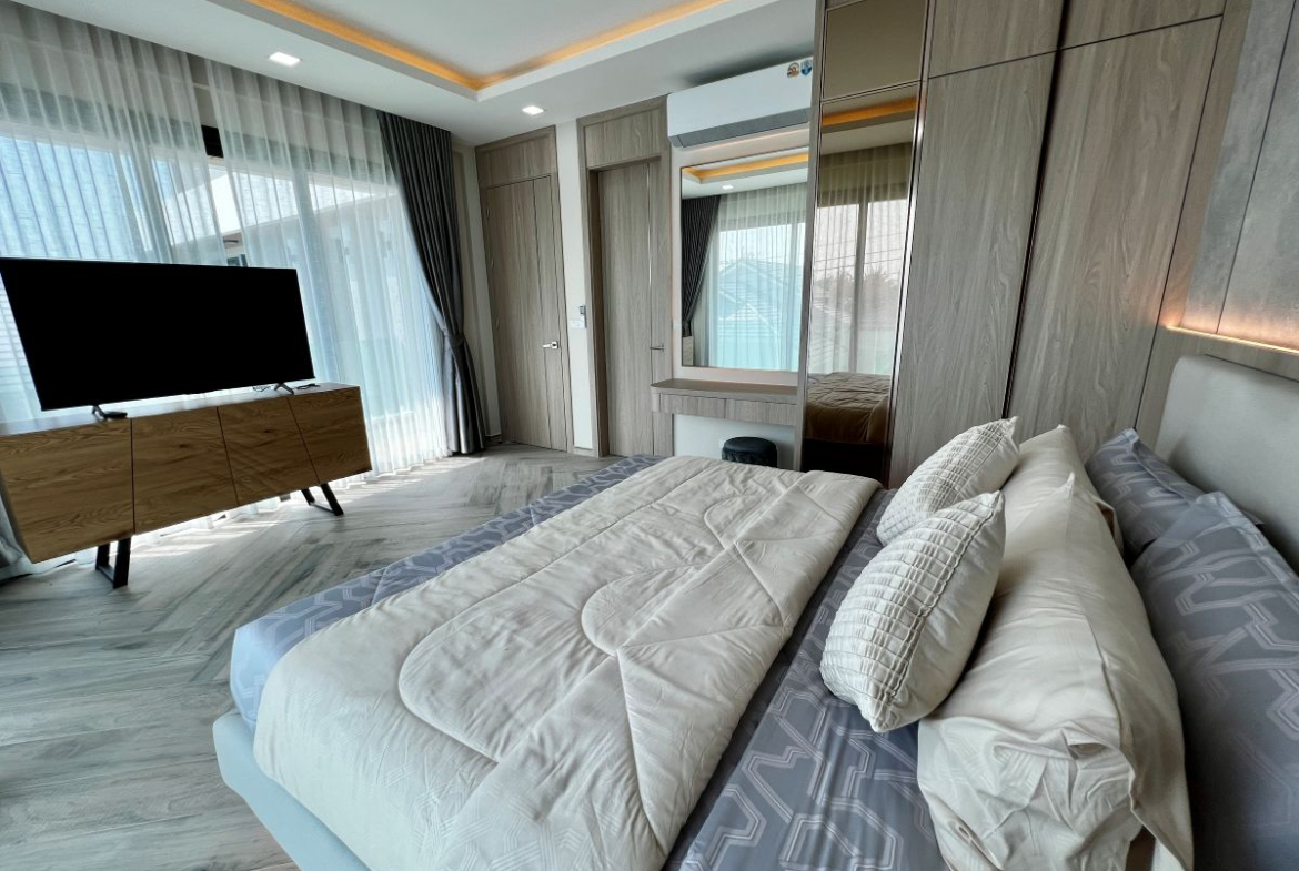 HS1504 – 5Bedroom Pool Villa House for Sale in Impress Villa in Soi Saim Country Club