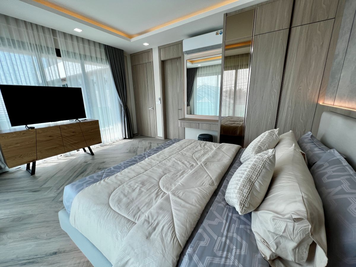 HS1504 – 5Bedroom Pool Villa House for Sale in Impress Villa in Soi Saim Country Club