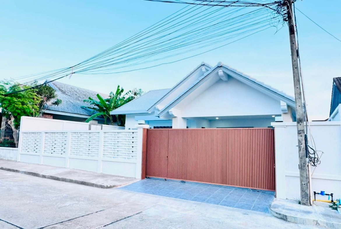 HS1496 – 3Bedroom Pool Villa House for Sale in Areya Villa in Soi Saim Country Club