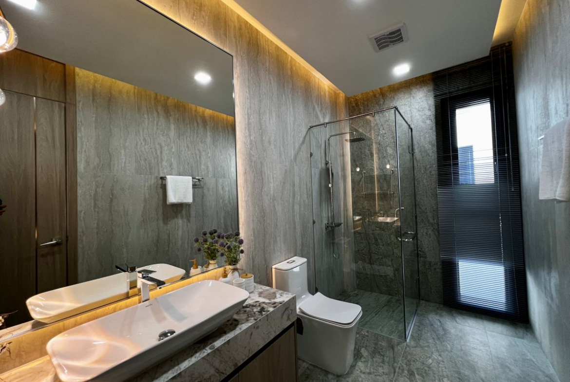 HS1504 – 5Bedroom Pool Villa House for Sale in Impress Villa in Soi Saim Country Club