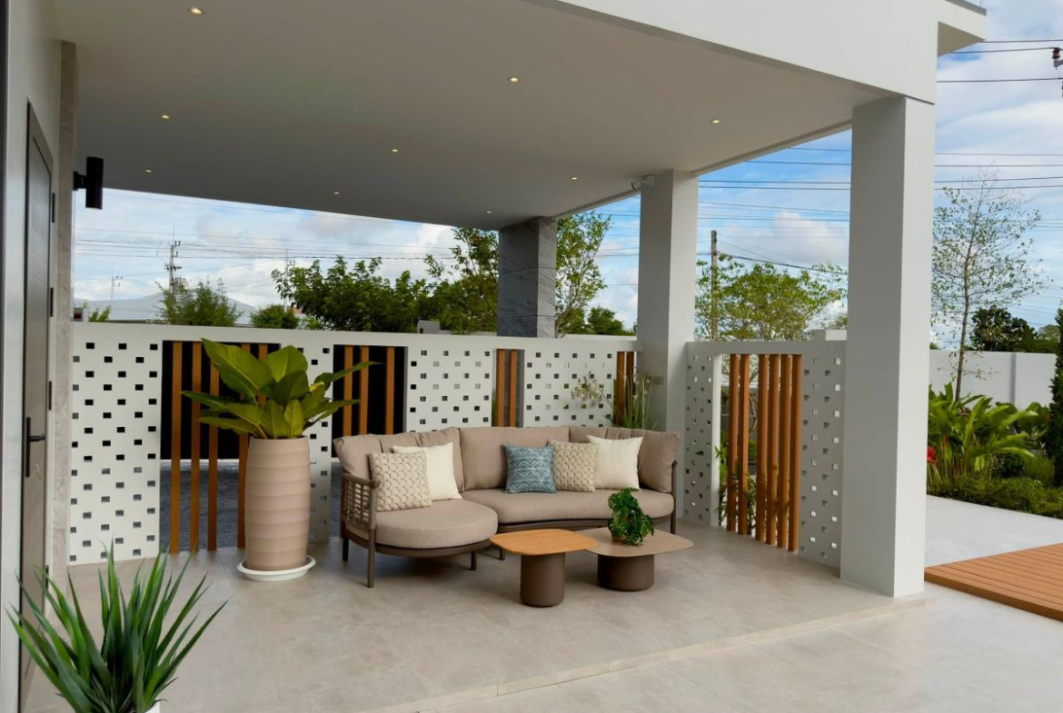 HS1505 – 5Bedroom Luxury Pool Villa House for Sale in Ultra Luxury House in Mabprachan