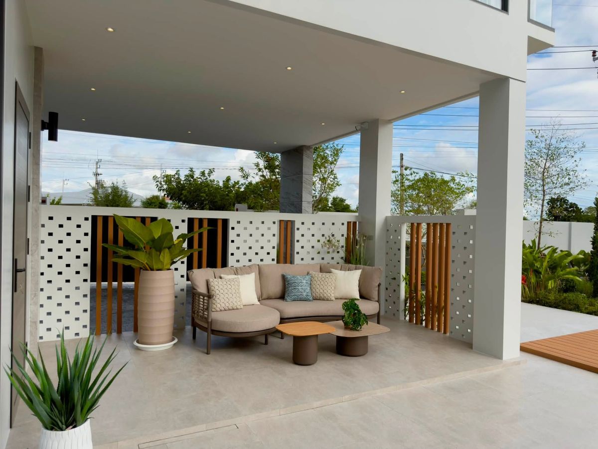 HS1505 – 5Bedroom Luxury Pool Villa House for Sale in Ultra Luxury House in Mabprachan