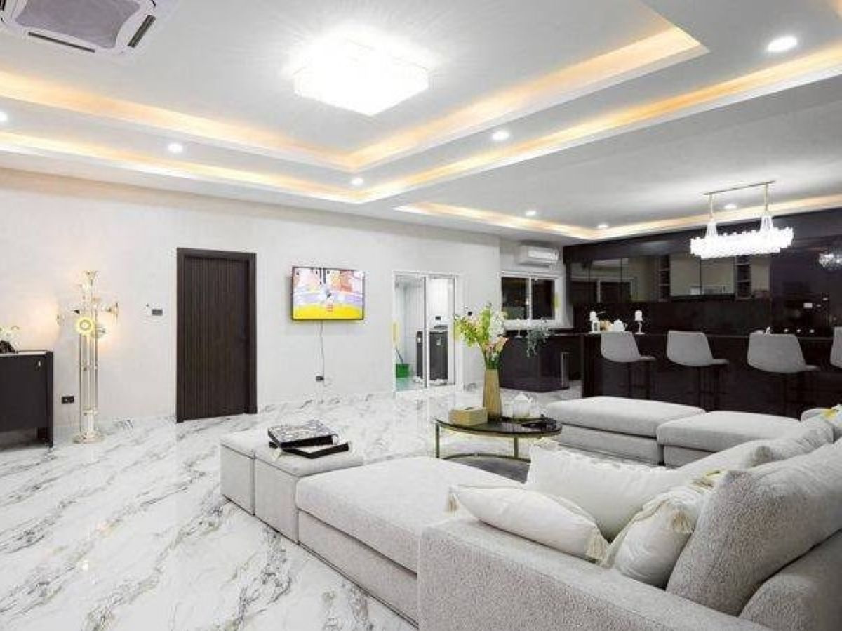 HS1495 – 7Bedroom Pool Villa for Sale and Rent in The White House in Jomtien