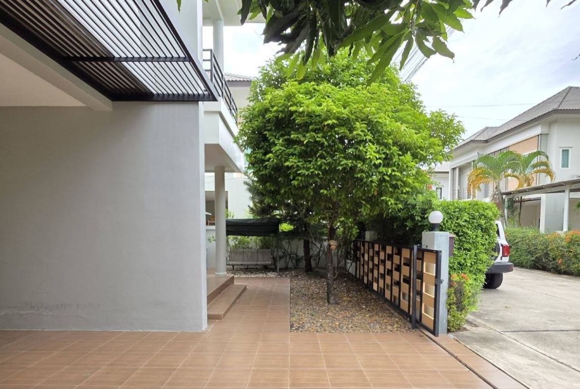 HS1501 – 3Bedroom 2-Storey Single House for Sale in Patta Village in Mabprachan