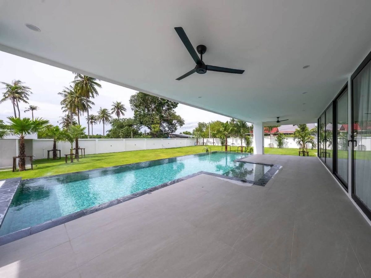 HS1502 – 5Bedroom Luxury Pool Villa House for Sale in Huay Yai