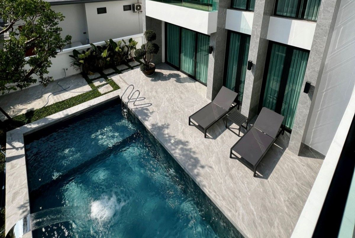 HS1504 – 5Bedroom Pool Villa House for Sale in Impress Villa in Soi Saim Country Club