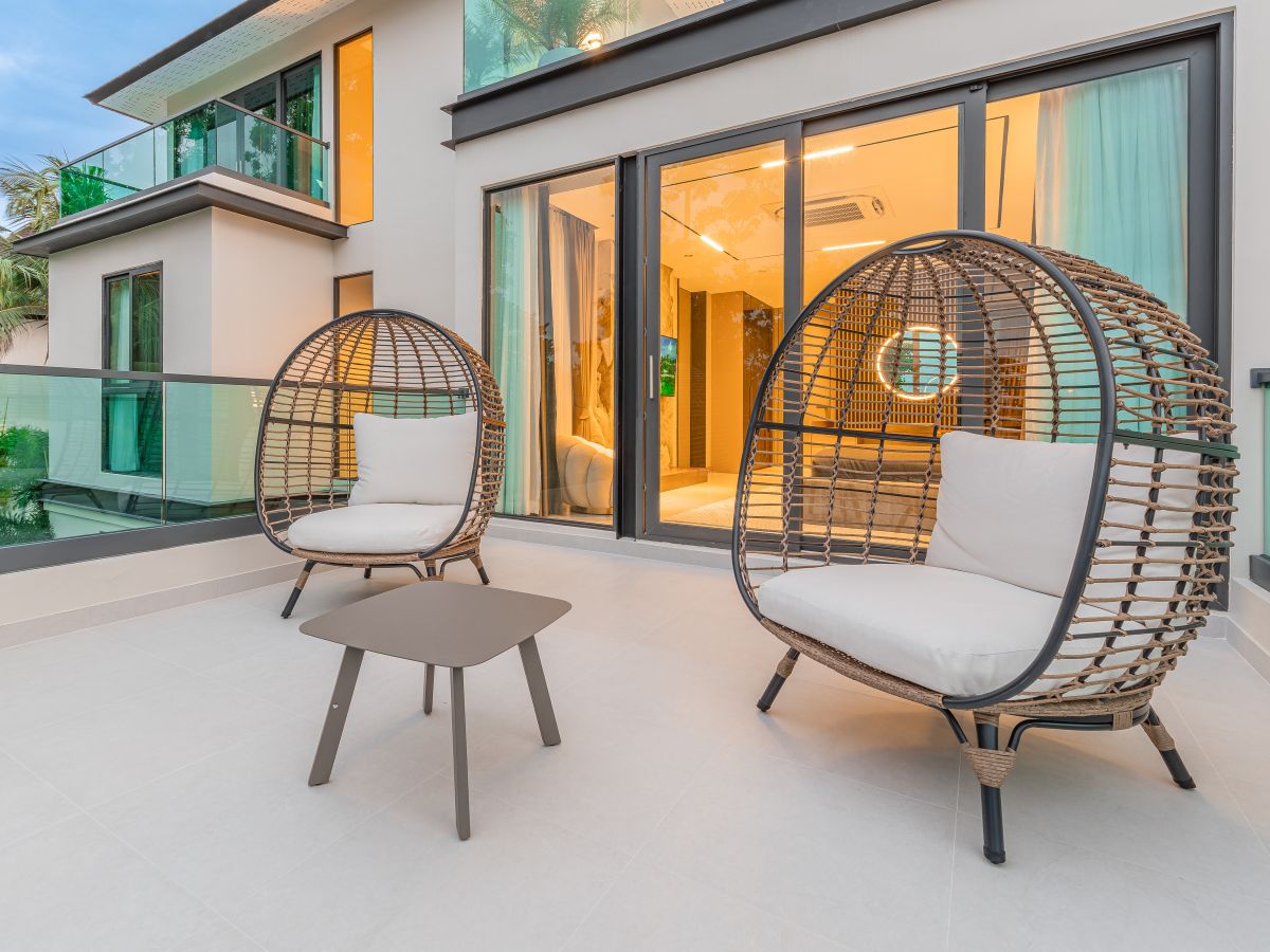 HS1489 – 7Bedroom 3-Storey Luxury Pool Villa House for Sale in Villa Nagawari in Na jomtien
