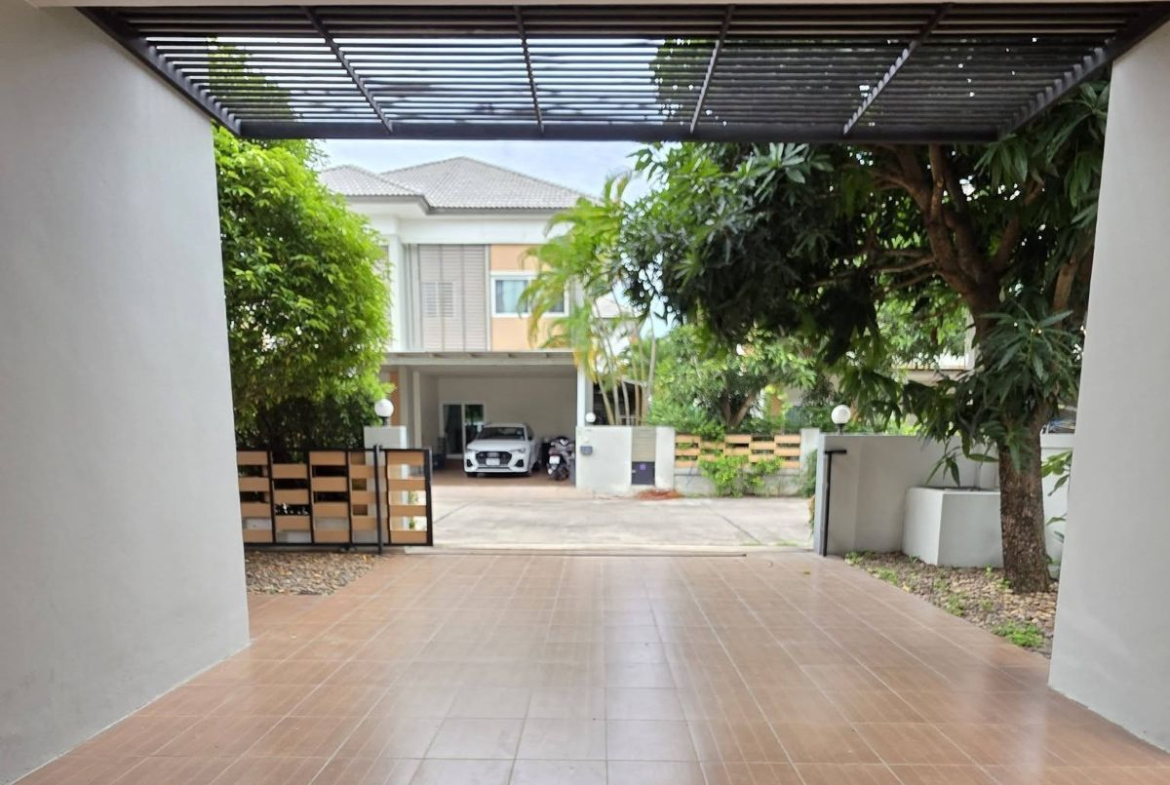 HS1501 – 3Bedroom 2-Storey Single House for Sale in Patta Village in Mabprachan