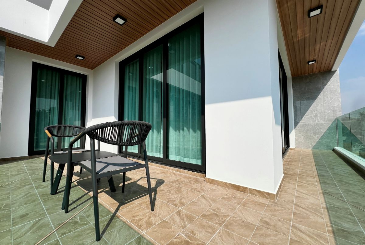 HS1504 – 5Bedroom Pool Villa House for Sale in Impress Villa in Soi Saim Country Club