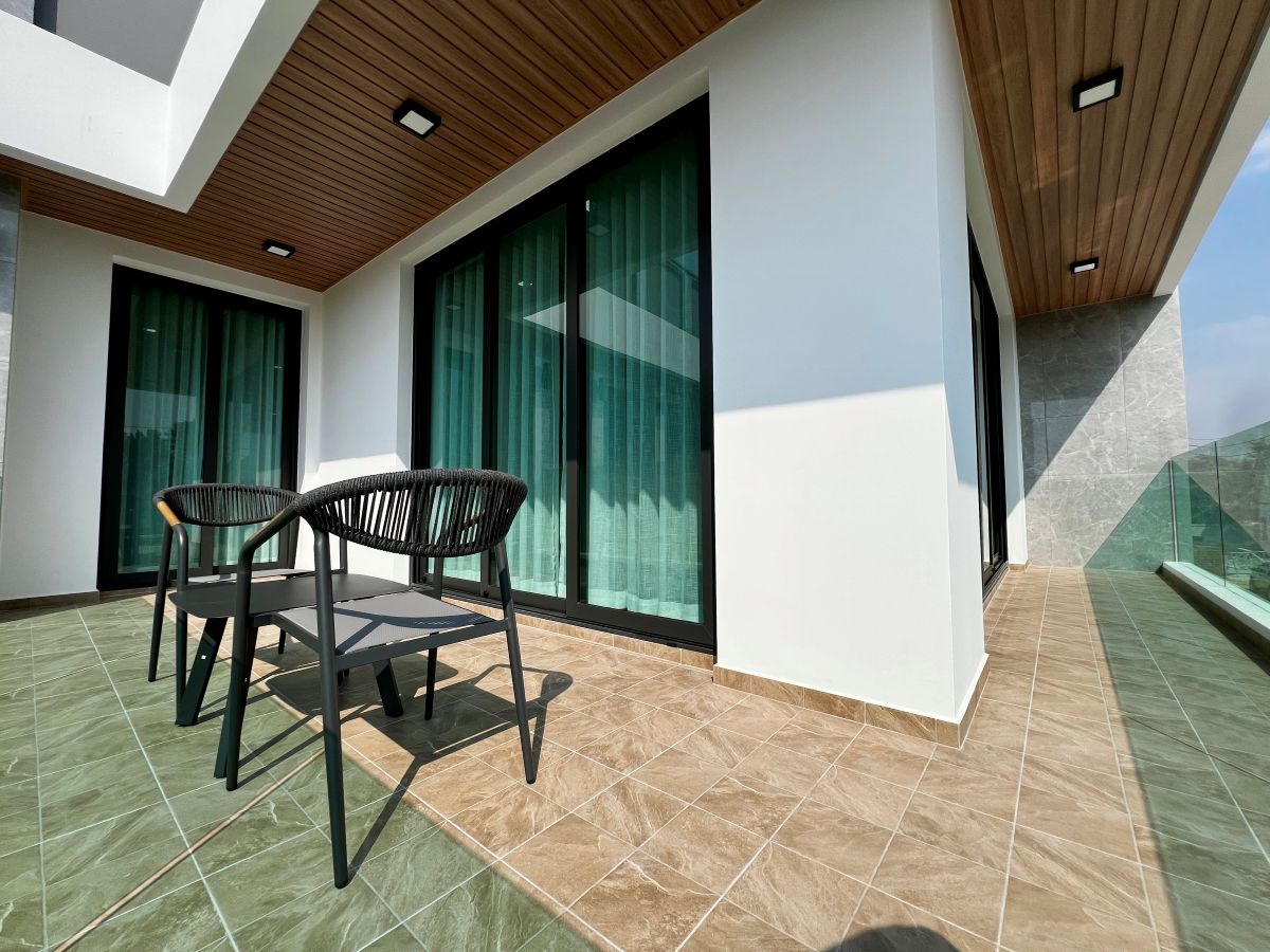 HS1504 – 5Bedroom Pool Villa House for Sale in Impress Villa in Soi Saim Country Club