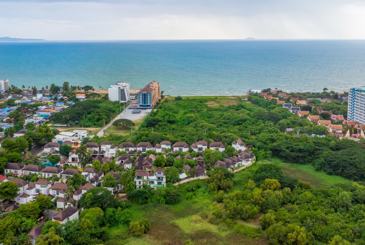 HS1489 – 7Bedroom 3-Storey Luxury Pool Villa House for Sale in Villa Nagawari in Na jomtien