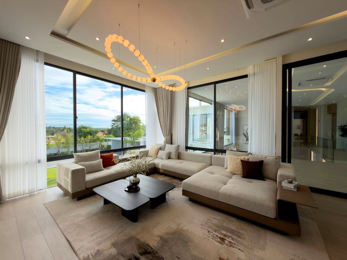 HS1505 – 5Bedroom Luxury Pool Villa House for Sale in Ultra Luxury House in Mabprachan