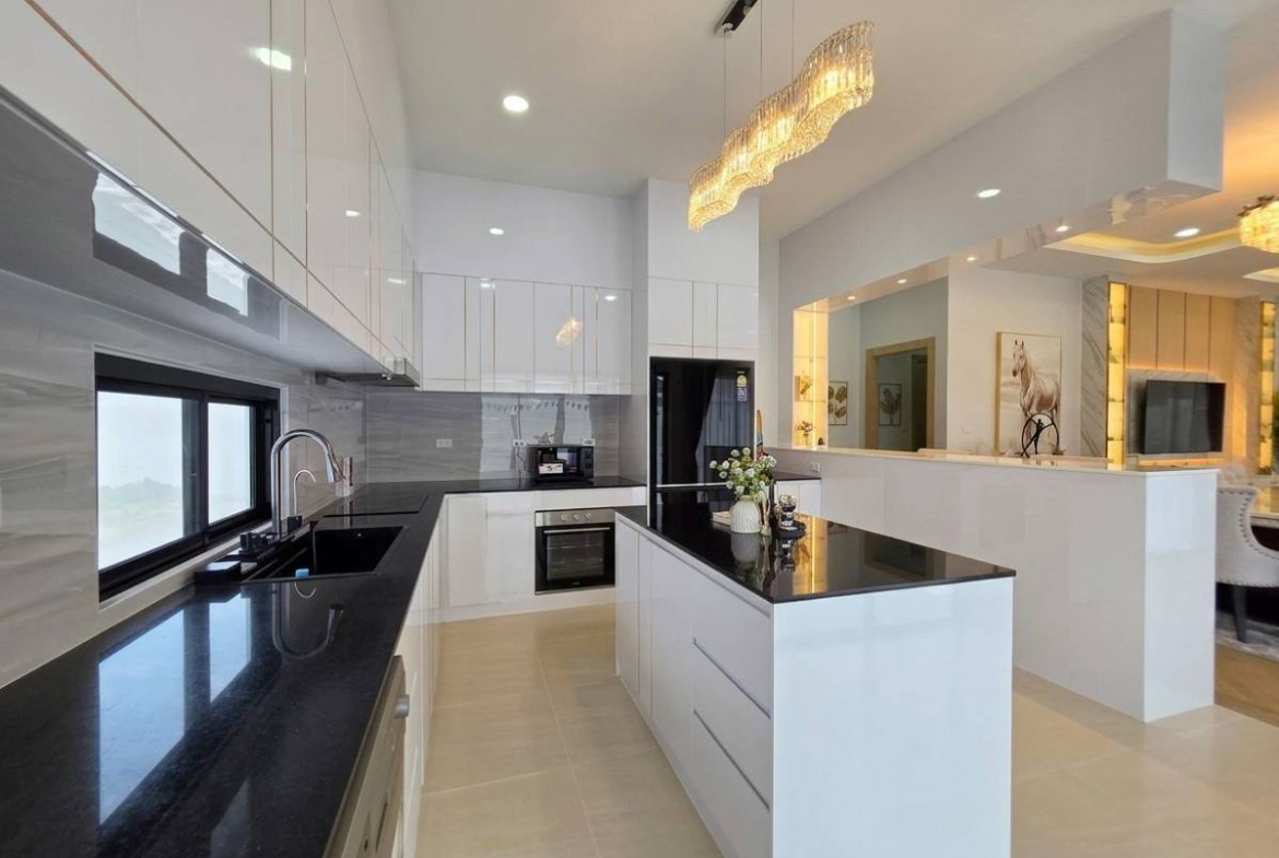 HS1500 – 4Bedroom Pool Villa House for Sale in VJ Land in Soi Siam Country Club