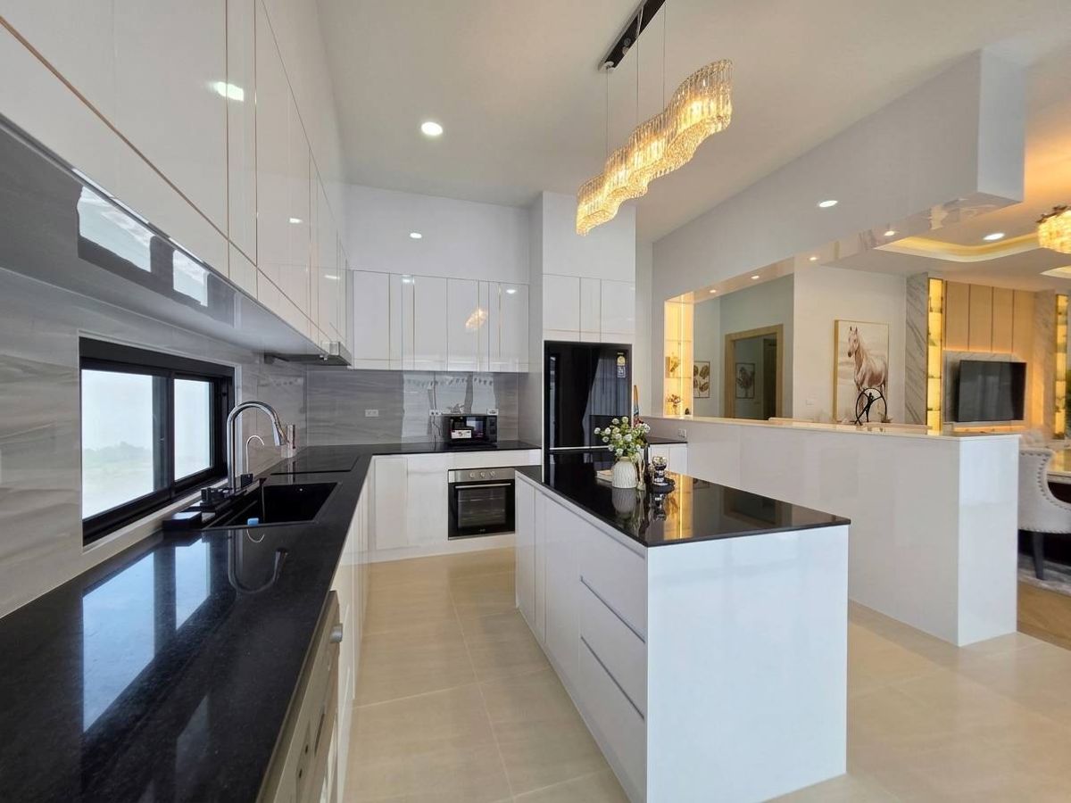 HS1500 – 4Bedroom Pool Villa House for Sale in VJ Land in Soi Siam Country Club