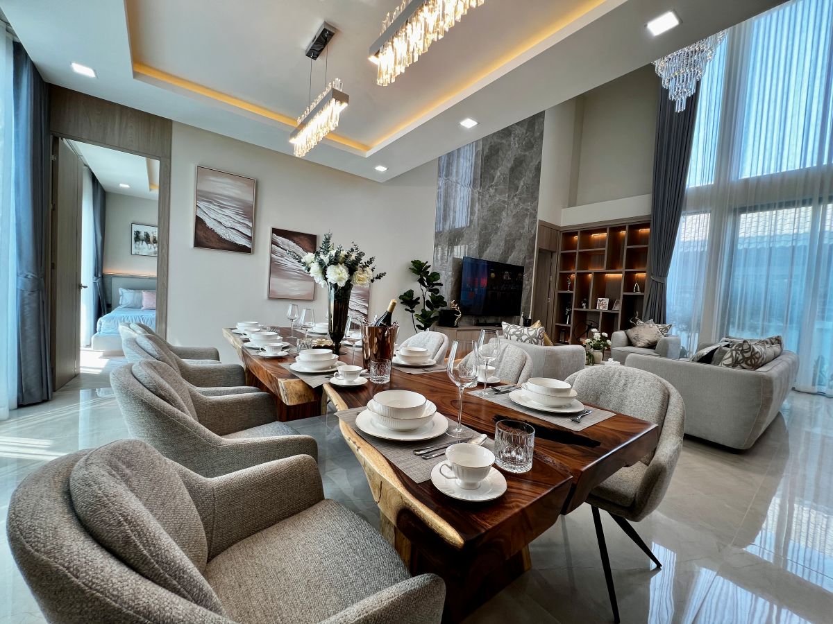 HS1504 – 5Bedroom Pool Villa House for Sale in Impress Villa in Soi Saim Country Club