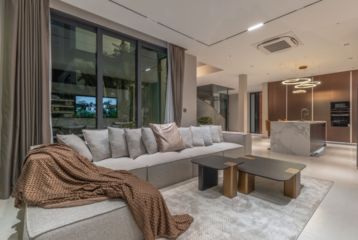 HS1489 – 7Bedroom 3-Storey Luxury Pool Villa House for Sale in Villa Nagawari in Na jomtien