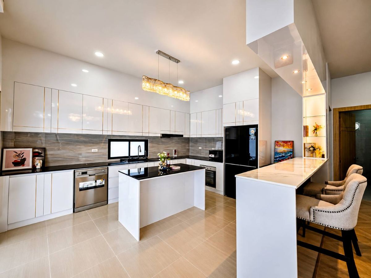 HS1500 – 4Bedroom Pool Villa House for Sale in VJ Land in Soi Siam Country Club