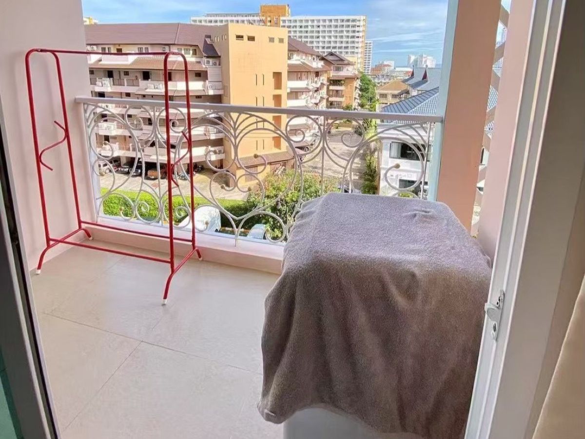 CR0303 – 1Bedroom Condominium For Rent in Grande Caribbean Condo in Thap Praya rd