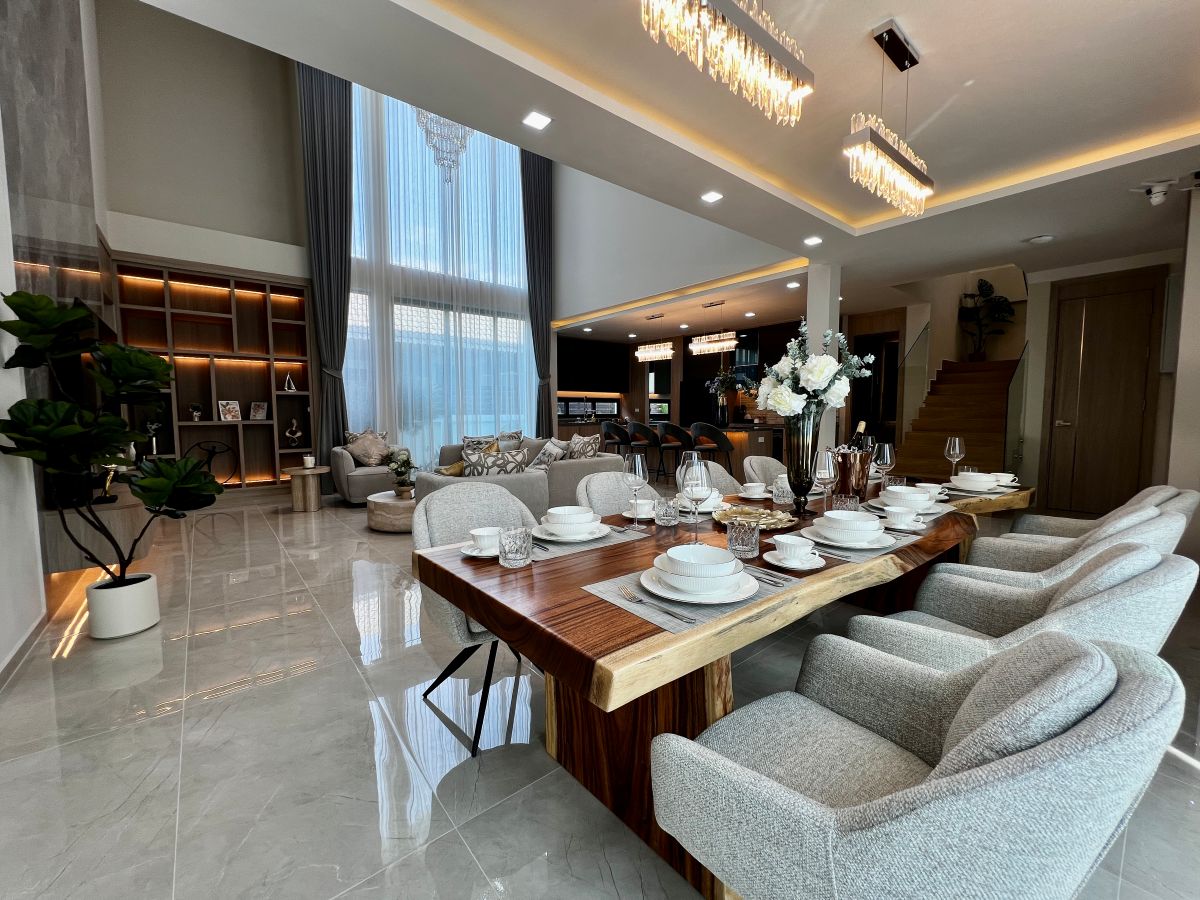 HS1504 – 5Bedroom Pool Villa House for Sale in Impress Villa in Soi Saim Country Club