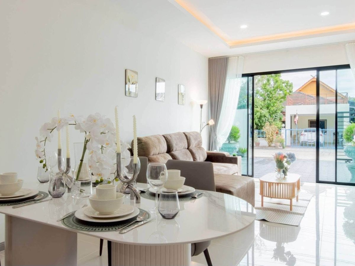 7 HS1488 – 3Bedroom Pool Villa for Sale in Areya Villa in Pattaya in Mabprachan Lake