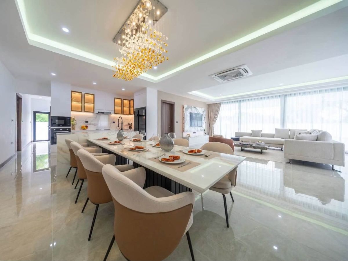 HS1502 – 5Bedroom Luxury Pool Villa House for Sale in Huay Yai