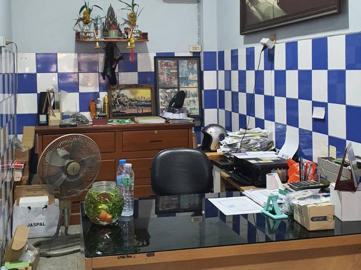 BS0021 -Commercial Building for Sale in Thepprasit Rd.