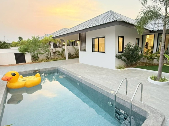 HS1514 – 3Bedroom Pool Villa House for Sale in Nibbana Shade Village in Thung Klom Talman