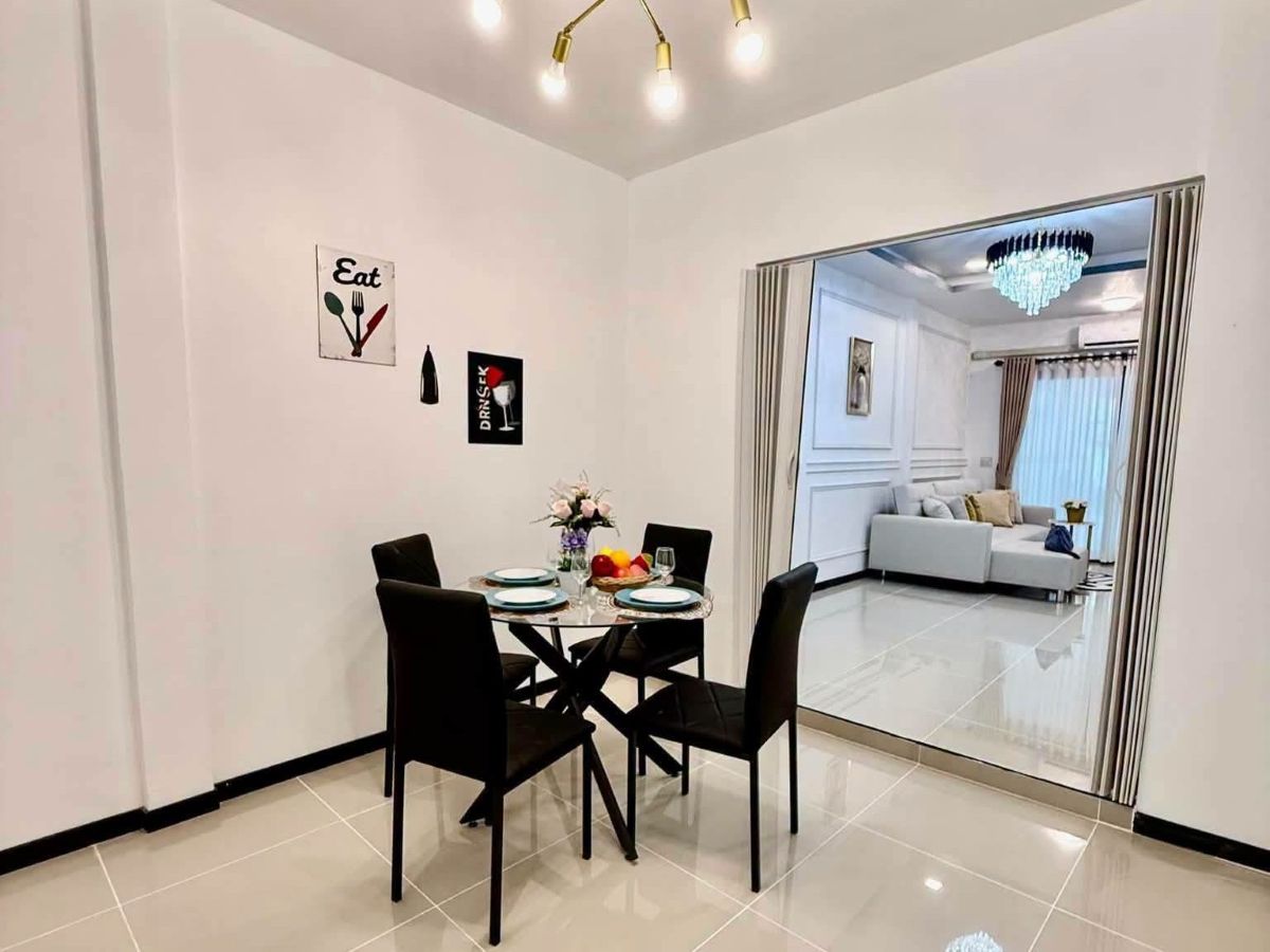 11 TS0175- 4Bedroom Townhouse for Sale in Pattaya Green Villed in Soi Siam Country Club