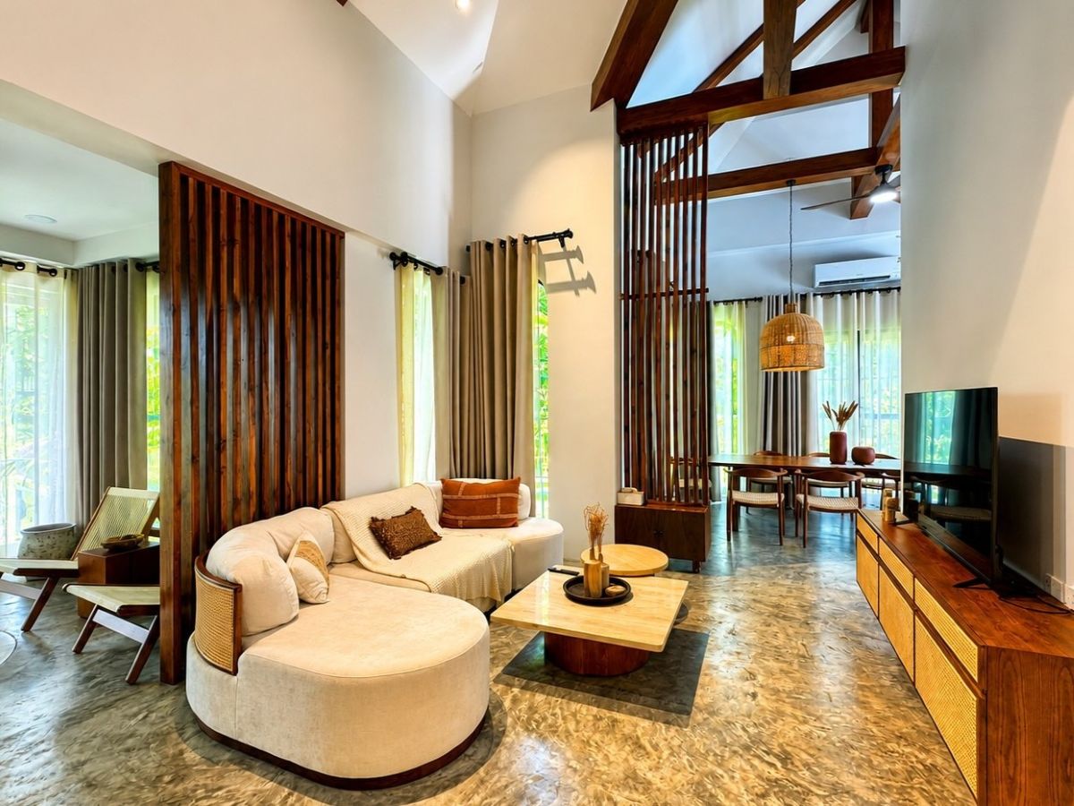 HR0893 – 4Bedroom Pool Villa Style Resort for Rent in Huay Yai