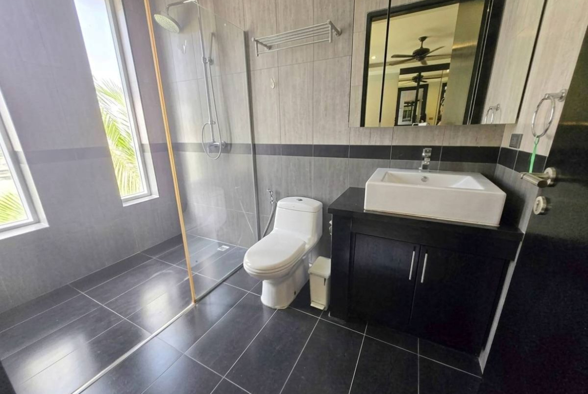 HS1507 – 4Bedroom Pool Villa House in Whispering Palms Villa in Mabprachan