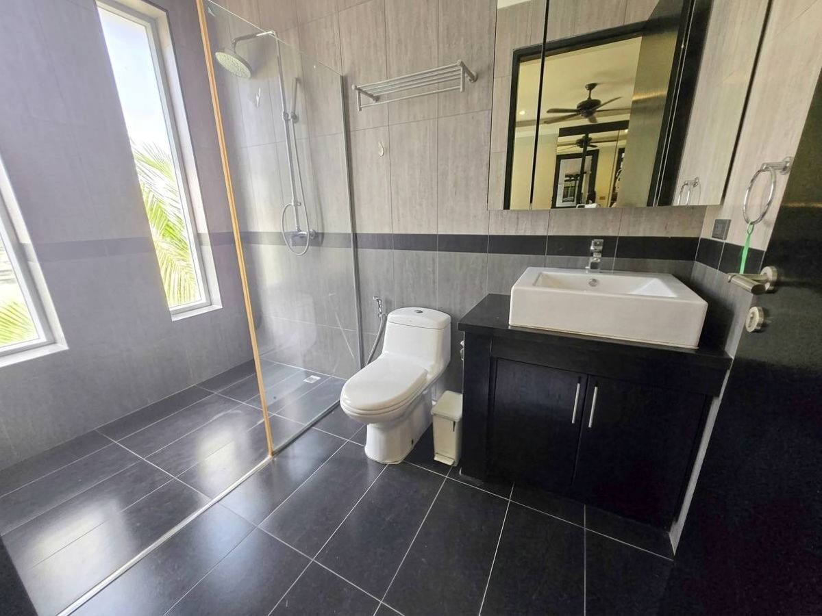 14 HS1507 – 4Bedroom Pool Villa House in Whispering Palms Villa in Mabprachan