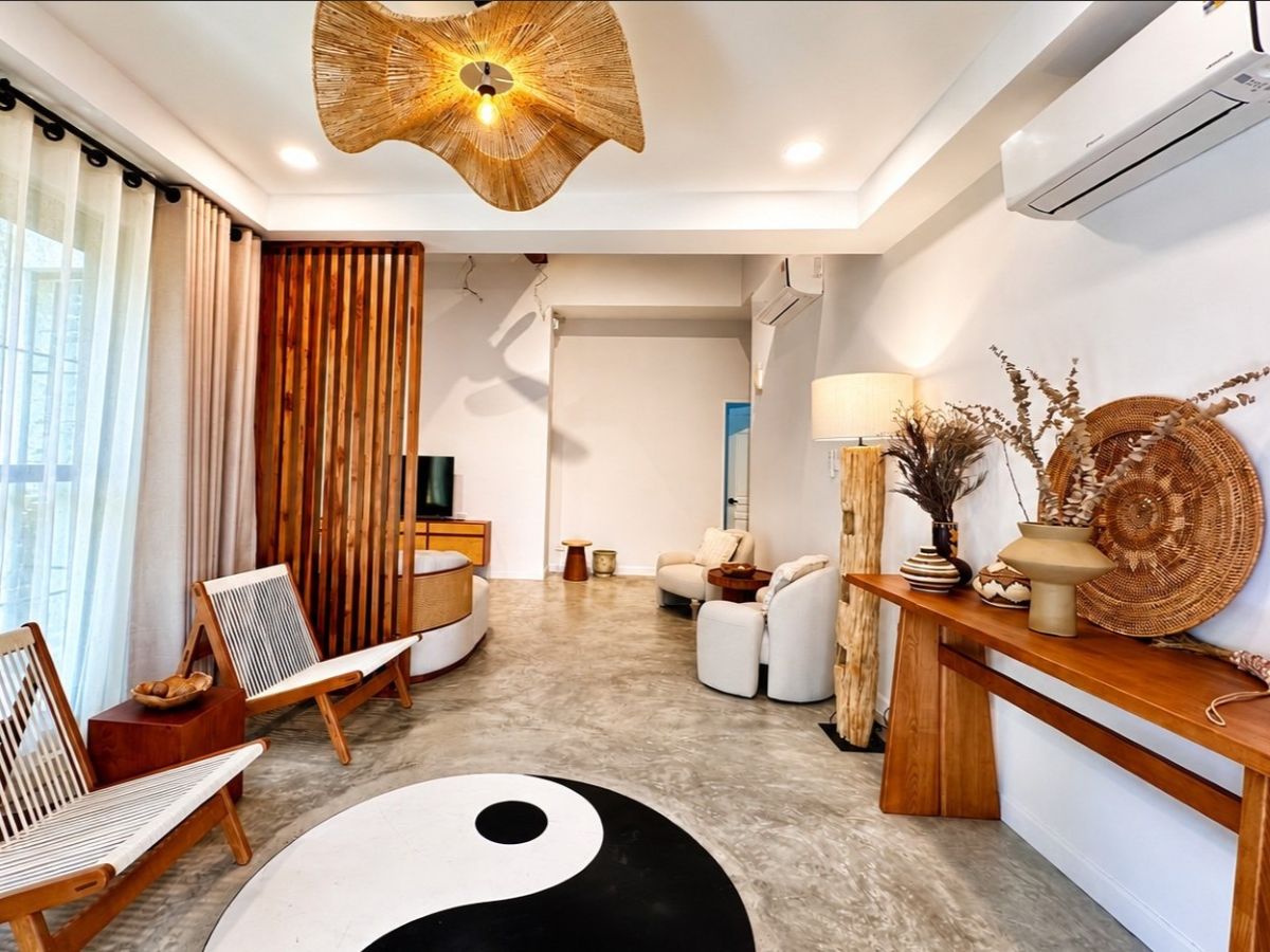 HR0893 – 4Bedroom Pool Villa Style Resort for Rent in Huay Yai