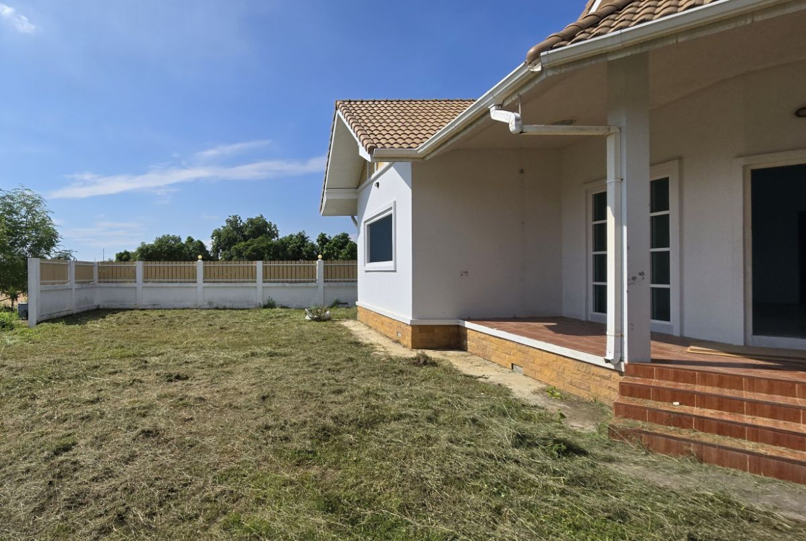 HS1512 – 1Bedroom Unfurnished single-story house with 1 rai of land at Pong Klang Soi 5 in Mabprachan.